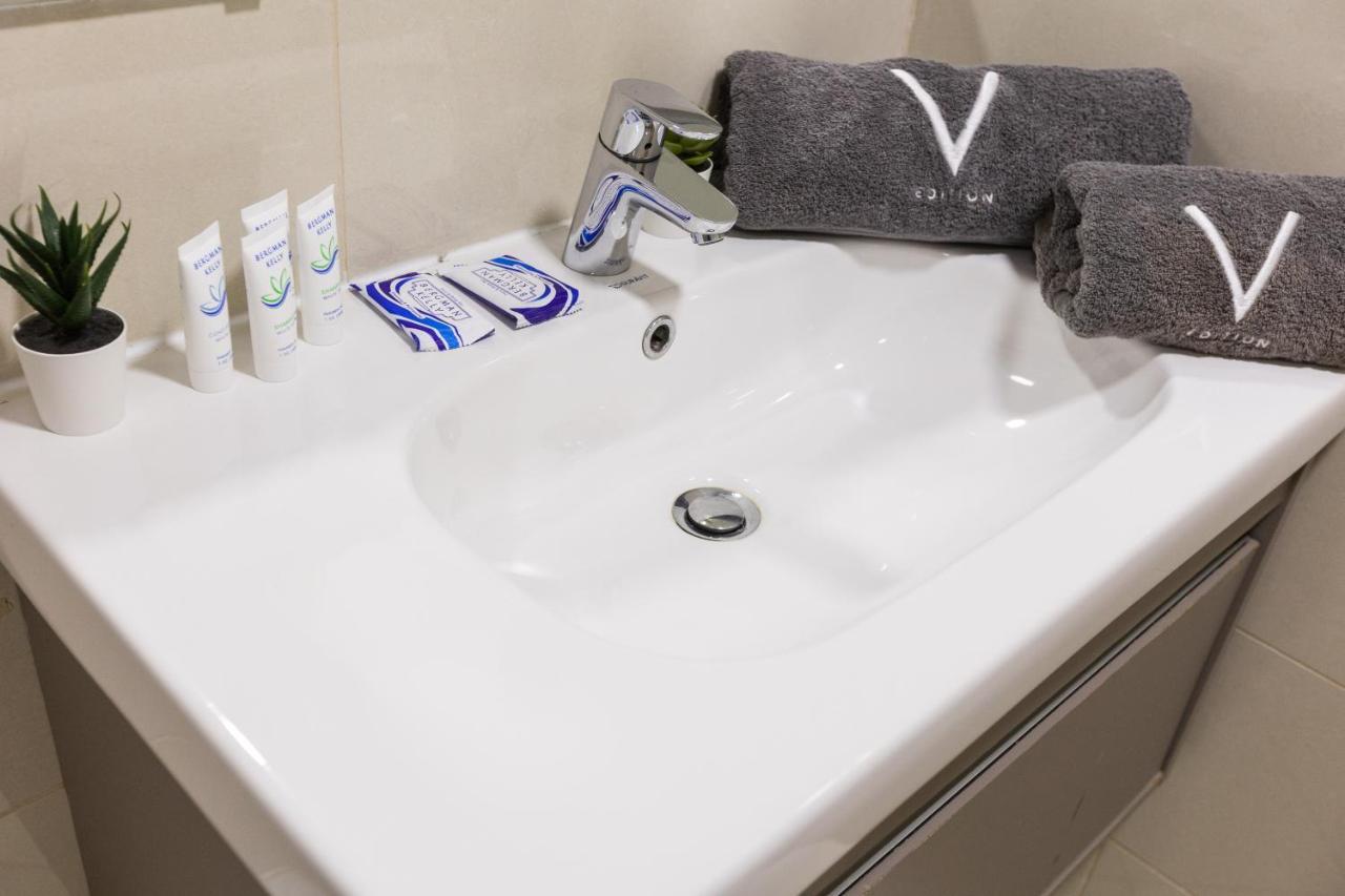 Vakantiehuis Spacious 1br With Full Marina View *